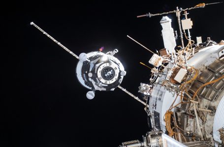 Je kosmické smetí hrozba pro astronauty?